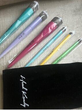 MSRP $35 - Head Kandy 5-Piece Makeup Brush Set w/ Velvet Travel Pouch